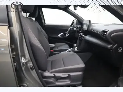 Photo 25 Toyota Yaris Hybride 116h 2WD DESIGN CARGO