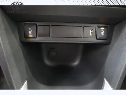 Photo 14 Toyota Yaris Hybride 116h 2WD DESIGN CARGO