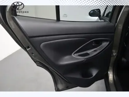 Photo 20 Toyota Yaris Hybride 116h 2WD DESIGN CARGO