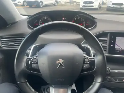 Photo 6 Peugeot 308 1.5 BlueHDi 130ch S&S Allure EAT8