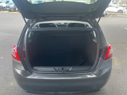 Photo 10 Peugeot 308 1.5 BlueHDi 130ch S&S Allure EAT8