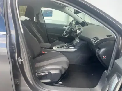 Photo 21 Peugeot 308 1.5 BlueHDi 130ch S&S Allure EAT8