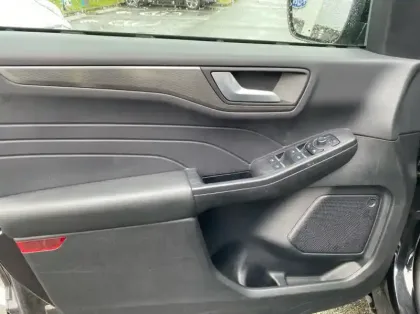 Photo 5 Ford Kuga 2.5 Duratec 180ch Hybrid FlexiFuel Titanium Business Powershift