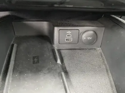 Photo 18 Ford Kuga 2.5 Duratec 180ch Hybrid FlexiFuel Titanium Business Powershift