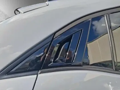 Photo 18 Toyota C-HR Design Grande Autonomie 77 kWh 224ch +