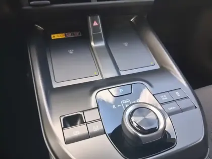 Photo 11 Toyota C-HR Design Grande Autonomie 77 kWh 224ch +