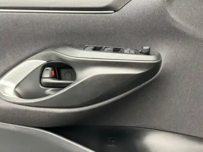 Photo 14 Toyota Yaris Hybride 116h Design PACK CONFORT