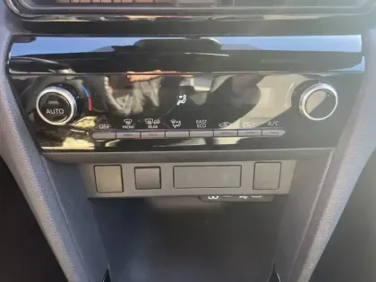 Photo 13 Toyota Yaris Hybride 116h Design