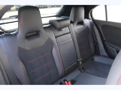 Photo 8 Mercedes Classe A 200 d AMG Line