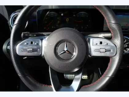 Photo 13 Mercedes Classe A 200 d AMG Line