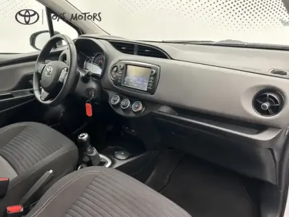 Photo 12 Toyota Yaris 70 VVT-i France