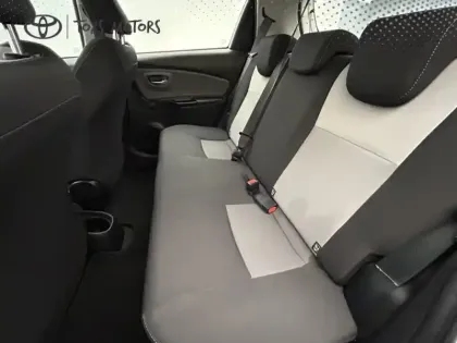 Photo 8 Toyota Yaris 70 VVT-i France