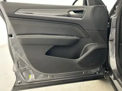 Photo 11 Renault Arkana E-Tech hybride 145 22 Engineered 5p