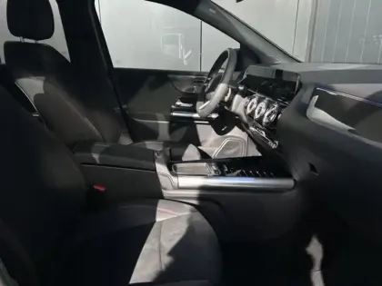 Photo 25 Mercedes Classe B 200 d AMG Line