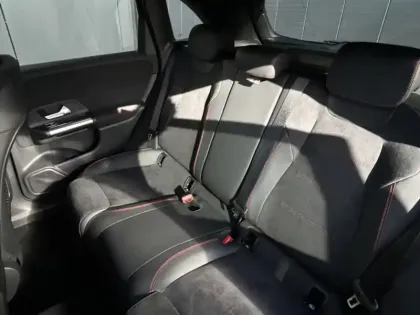 Photo 11 Mercedes Classe B 200 d AMG Line