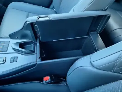 Photo 31 Lexus UX 300h 2WD Le HYBRIDE MC TO TECH