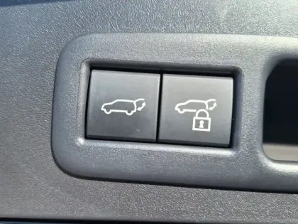 Photo 6 Lexus UX 300h 2WD Le HYBRIDE MC TO TECH