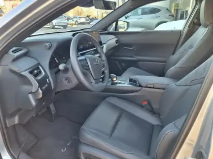 Photo 15 Lexus UX 300h 2WD Le HYBRIDE MC TO TECH