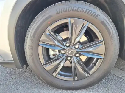 Photo 11 Lexus UX 300h 2WD Le HYBRIDE MC TO TECH