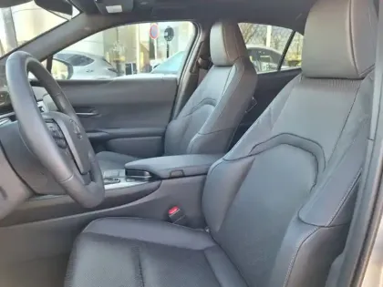 Photo 16 Lexus UX 300h 2WD Le HYBRIDE MC TO TECH