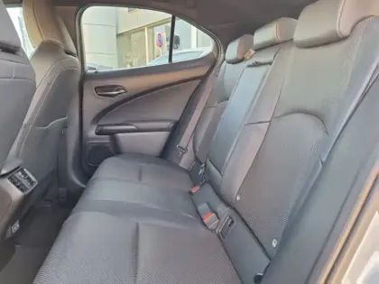 Photo 14 Lexus UX 300h 2WD Le HYBRIDE MC TO TECH