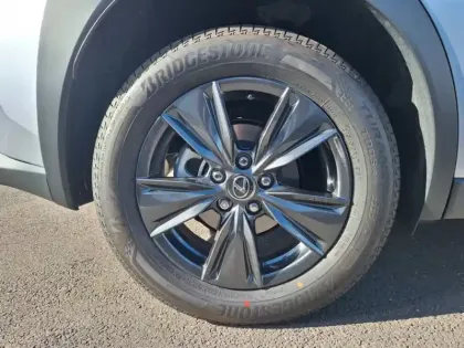 Photo 13 Lexus UX 300h 2WD Le HYBRIDE MC TO TECH