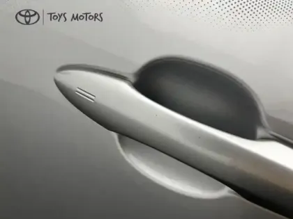 Photo 10 Toyota Yaris Hybride 1.5 116H DESIGN PACK CARGO