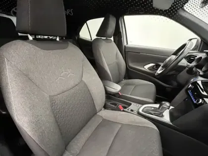 Photo 15 Toyota Yaris Hybride 1.5 116H DESIGN PACK CARGO