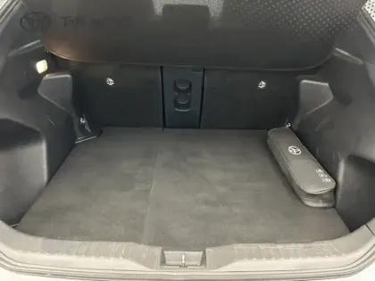 Photo 12 Toyota Yaris Hybride 1.5 116H DESIGN PACK CARGO