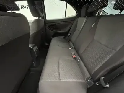 Photo 8 Toyota Yaris Hybride 1.5 116H DESIGN PACK CARGO