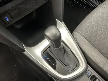 Photo 24 Toyota Yaris Hybride 1.5 116H DESIGN PACK CARGO