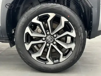 Photo 11 Toyota Yaris Hybride 1.5 116H DESIGN PACK CARGO