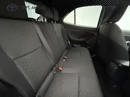 Photo 16 Toyota Yaris Hybride 1.5 116H DESIGN PACK CARGO