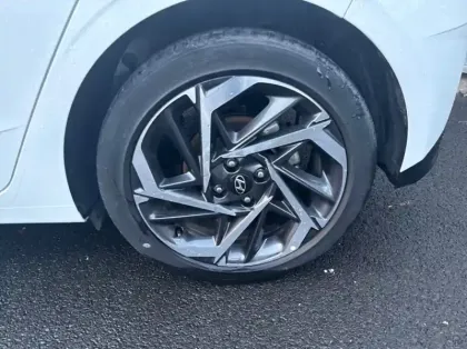 Photo 13 Hyundai I20 1.0 T-GDi 100ch Hybrid Creative