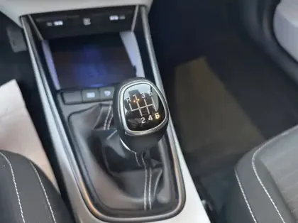 Photo 7 Hyundai I20 1.0 T-GDi 100ch Hybrid Creative