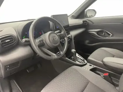 Photo 13 Toyota Yaris Hybride 1.5 HYBRID 116H / DESIGN CARGO