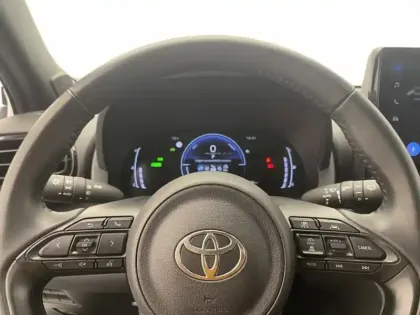 Photo 8 Toyota Yaris Hybride 1.5 HYBRID 116H / DESIGN CARGO