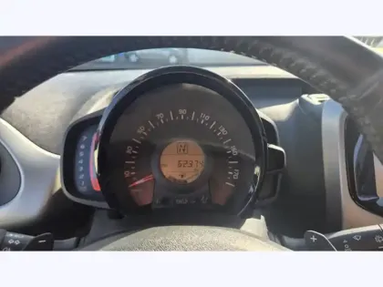 Photo 8 Toyota Aygo 1.0 VVT-i x-play 69 ch BVA5