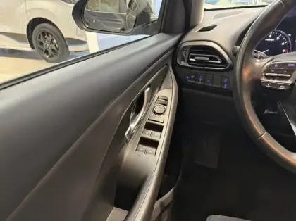 Photo 5 Hyundai I30 SW 1.0 T-GDi 120ch Hybrid 48V Creative DCT-7