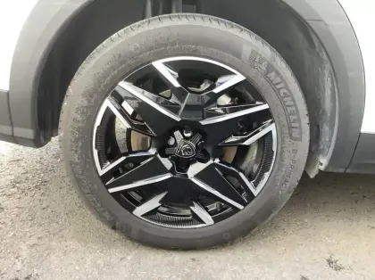 Photo 8 Peugeot 5008 Nouveau Hybrid 145 ch e-DCS6 Allure