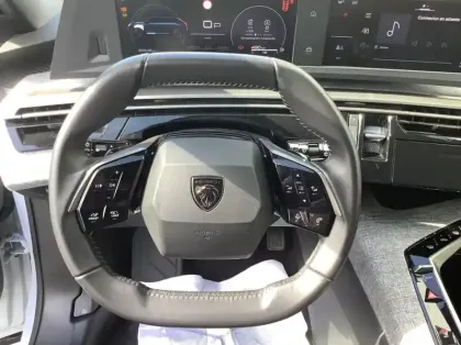 Photo 17 Peugeot 5008 Nouveau Hybrid 145 ch e-DCS6 Allure