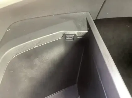 Photo 20 Peugeot 5008 Nouveau Hybrid 145 ch e-DCS6 Allure