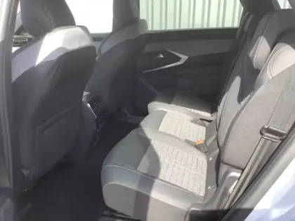 Photo 11 Peugeot 5008 Nouveau Hybrid 145 ch e-DCS6 Allure