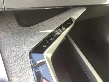 Photo 15 Peugeot 5008 Nouveau Hybrid 145 ch e-DCS6 Allure