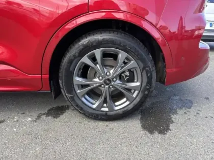 Photo 12 Ford Kuga  2.5 Duratec 190ch FHEV E85 ST-Line X BVA