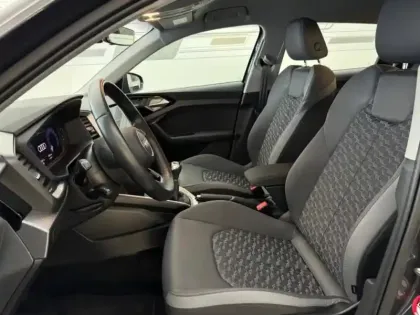 Photo 10 Audi A1  Sportback 30 TFSI 110ch Design