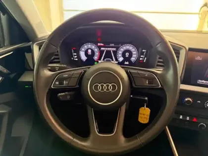 Photo 12 Audi A1  Sportback 30 TFSI 110ch Design