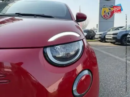 Photo 12 Fiat 500  e 95ch (RED) MY22 Camera GPS