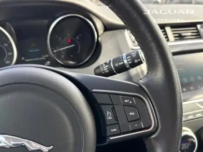 Photo 13 Jaguar E-Pace  2.0D 150ch