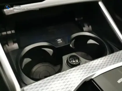 Photo 9 BMW Serie 3 Série 3 330eA xDrive 292ch M Sport